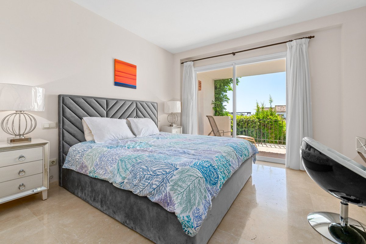 2 Bed Ground Floor Apartment in Benahavís