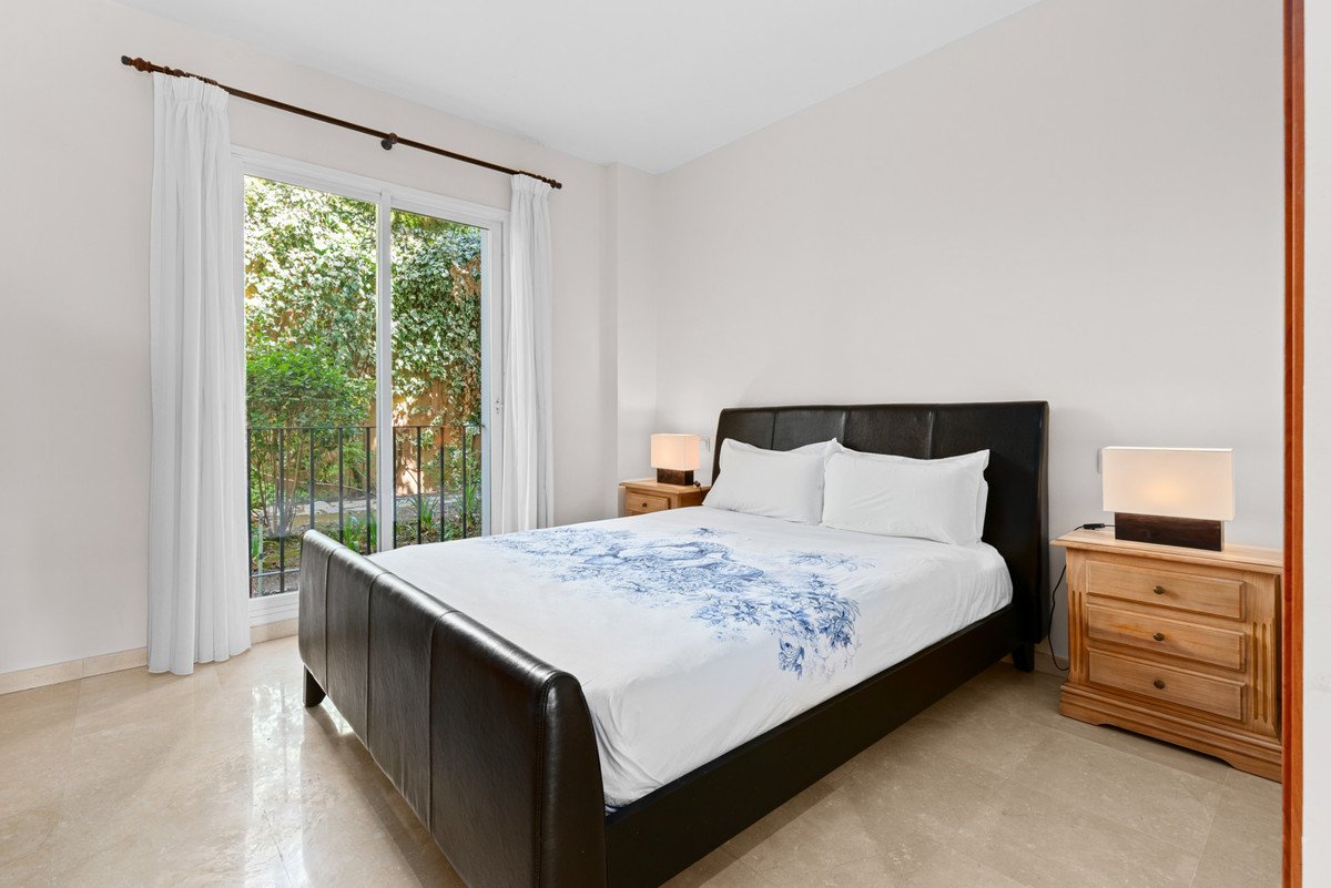 2 Bed Ground Floor Apartment in Benahavís