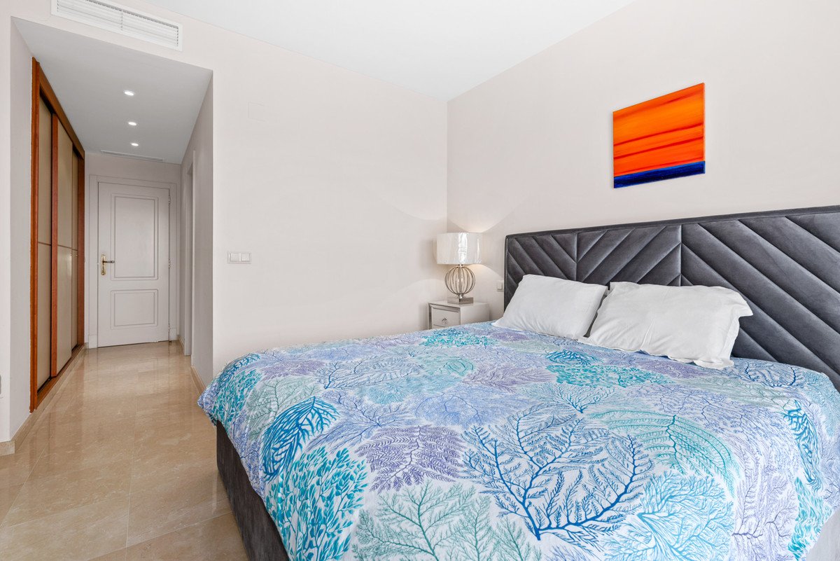 2 Bed Ground Floor Apartment in Benahavís