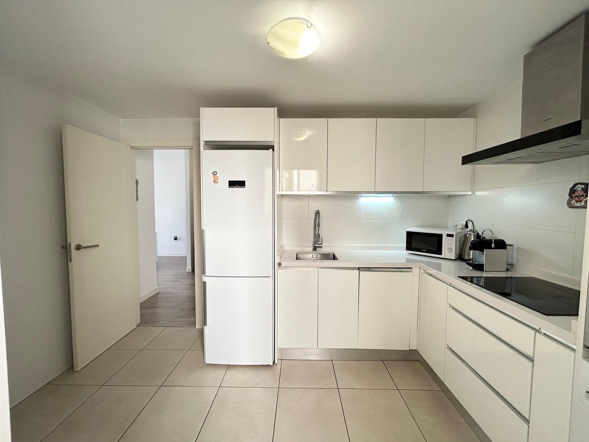 3 Bed Middle Floor Apartment in Nueva Andalucía