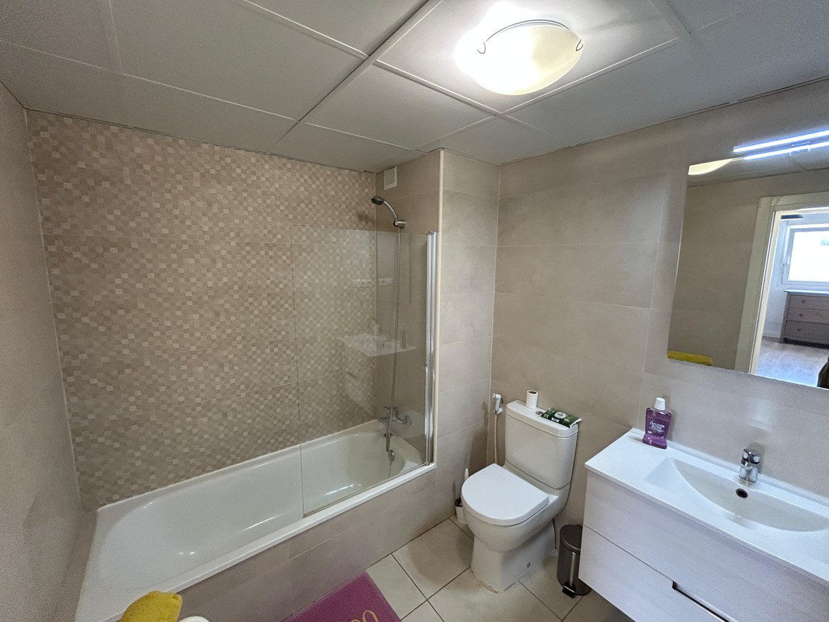 3 Bed Middle Floor Apartment in Nueva Andalucía