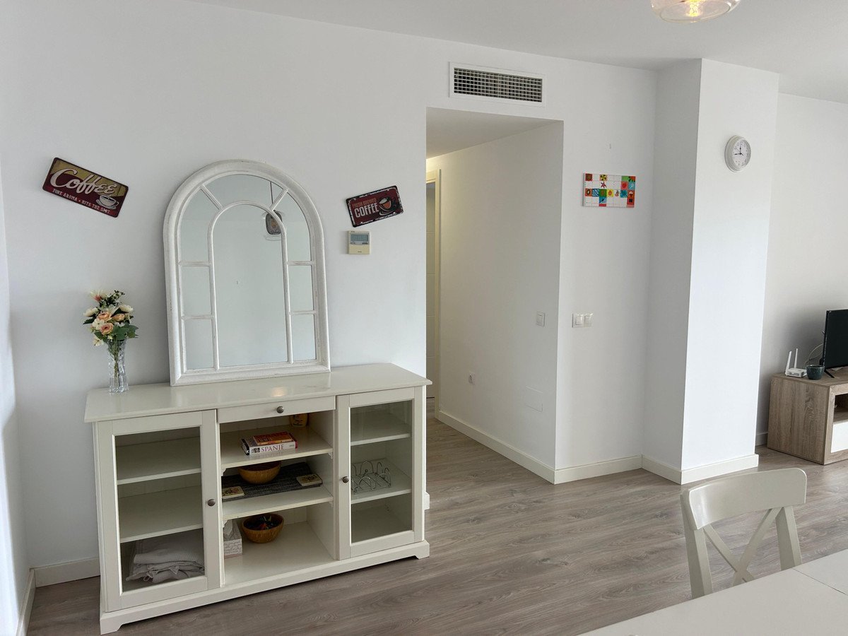3 Bed Middle Floor Apartment in Nueva Andalucía