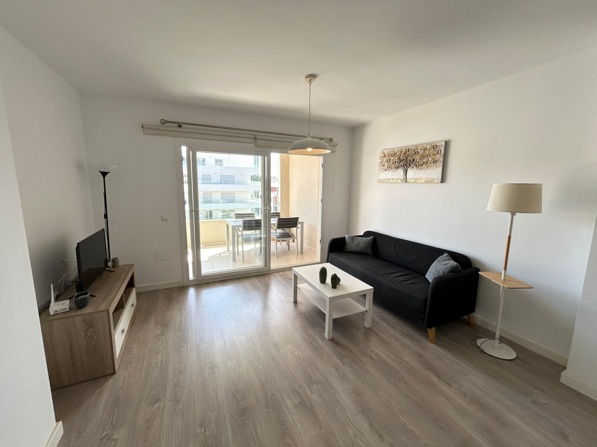 3 Bed Middle Floor Apartment in Nueva Andalucía