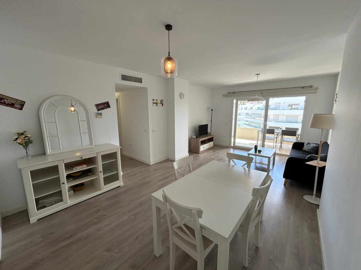 3 Bed Middle Floor Apartment in Nueva Andalucía