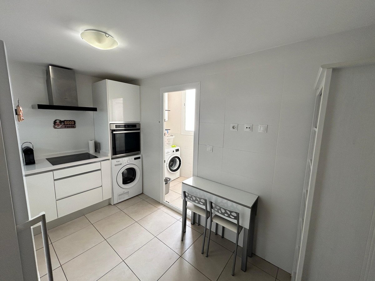 3 Bed Middle Floor Apartment in Nueva Andalucía