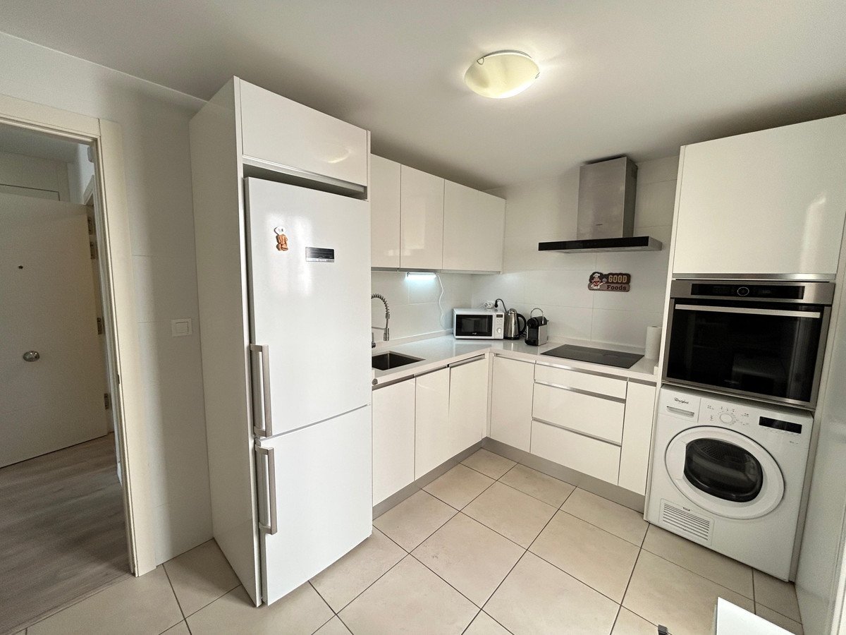 3 Bed Middle Floor Apartment in Nueva Andalucía