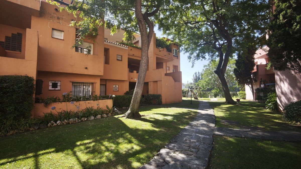 2 Bed Ground Floor Apartment in Guadalmina Alta