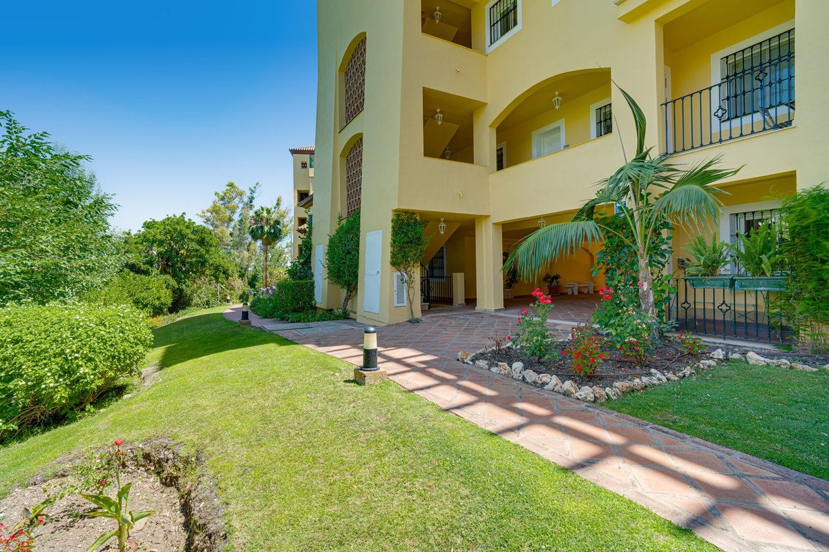 2 Bed Ground Floor Apartment in Guadalmina Alta