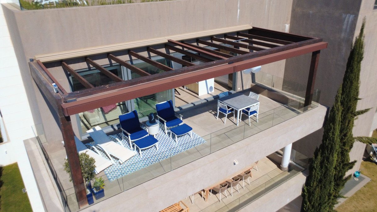 2 Bed Top Floor Apartment in Cancelada