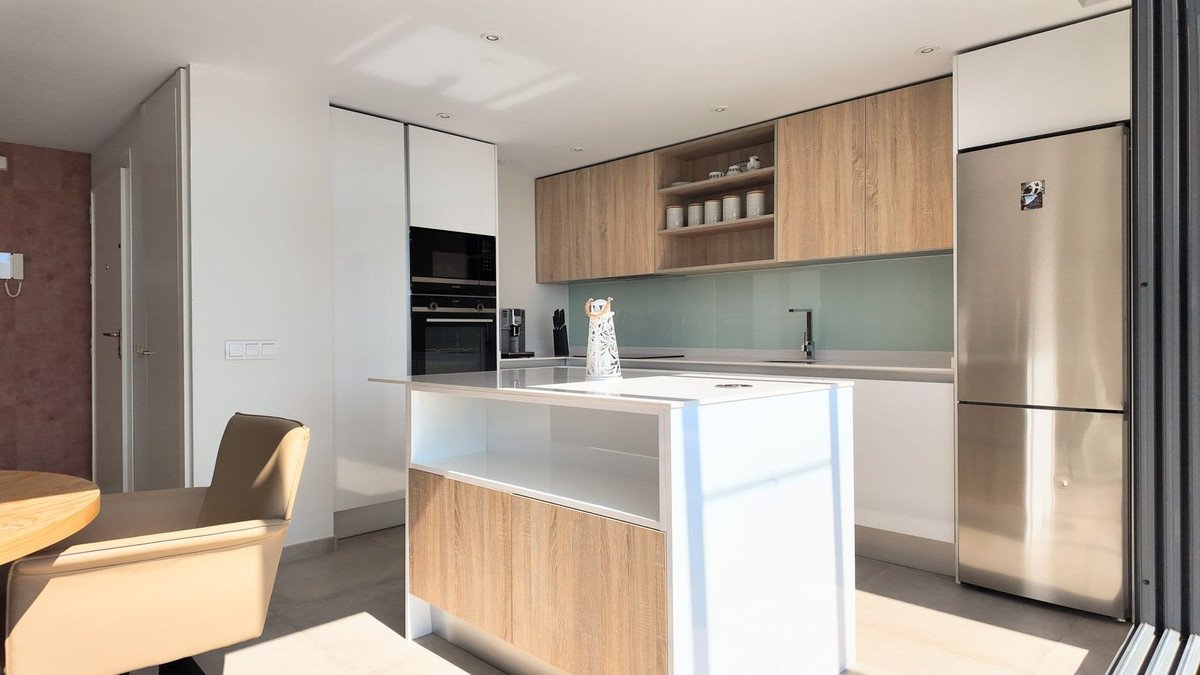 2 Bed Top Floor Apartment in Cancelada