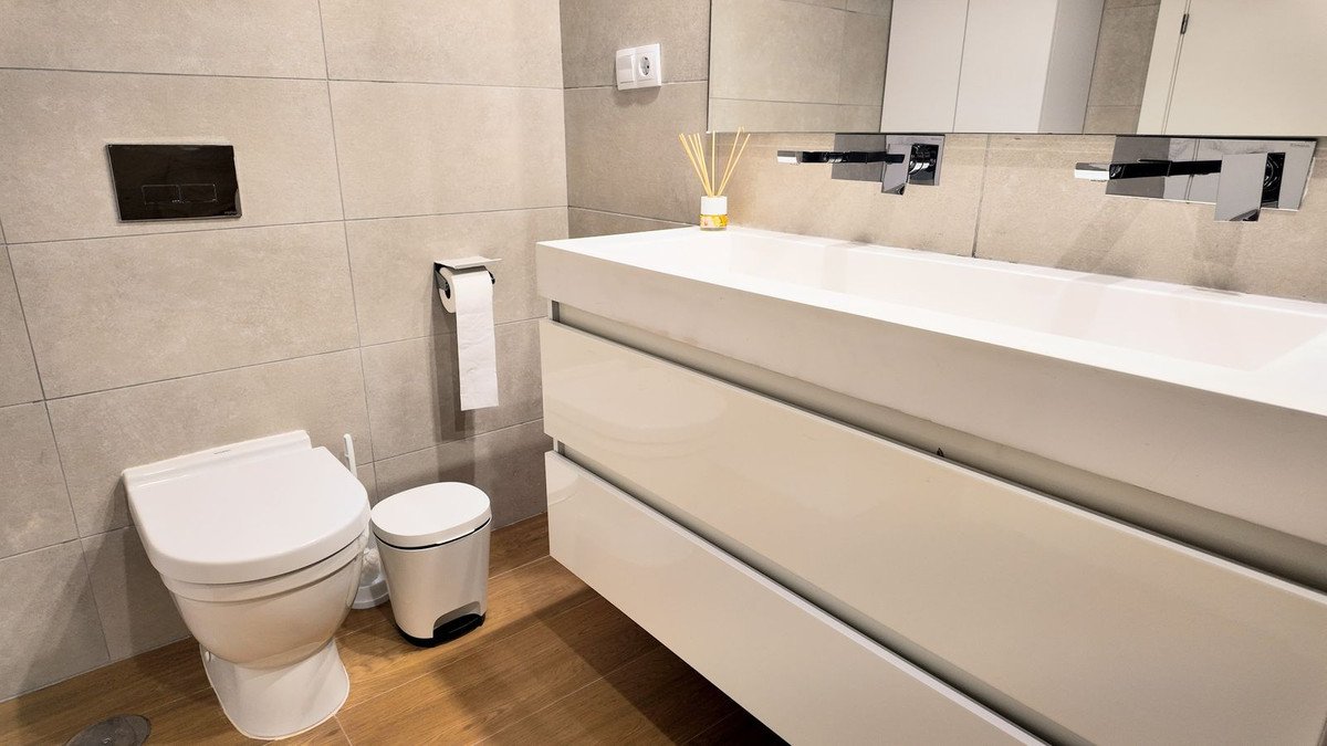 2 Bed Top Floor Apartment in Cancelada