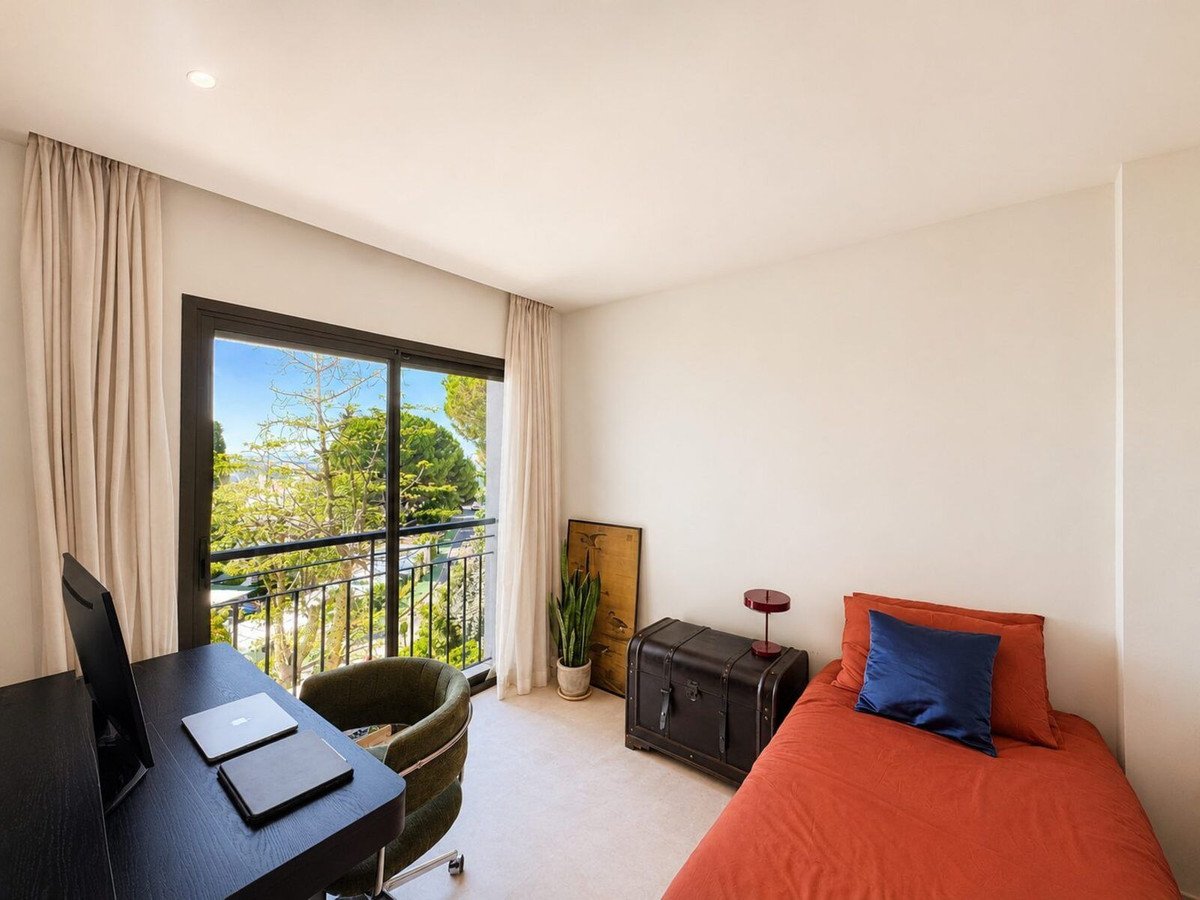 2 Bed Middle Floor Apartment in La Quinta