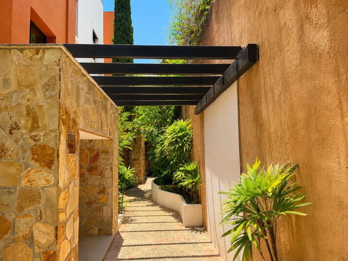 2 Bed Middle Floor Apartment in La Quinta