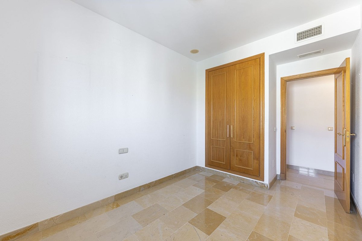 3 Bed Middle Floor Apartment in San Pedro de Alcántara