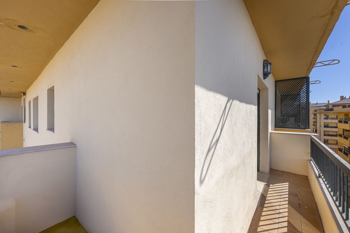 3 Bed Middle Floor Apartment in San Pedro de Alcántara