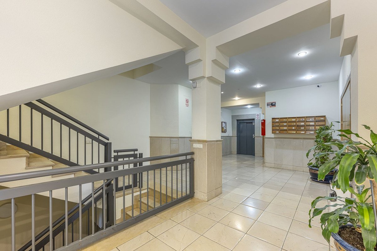 3 Bed Middle Floor Apartment in San Pedro de Alcántara
