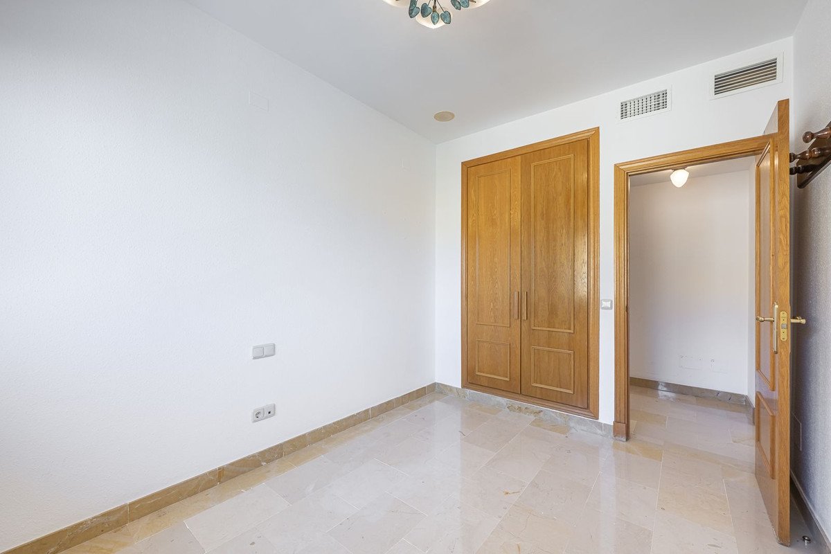 3 Bed Middle Floor Apartment in San Pedro de Alcántara