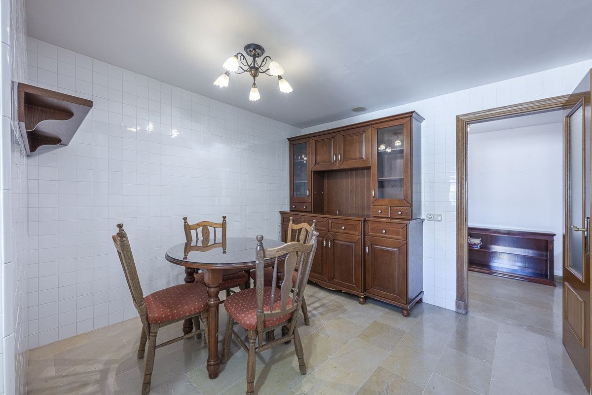 3 Bed Middle Floor Apartment in San Pedro de Alcántara