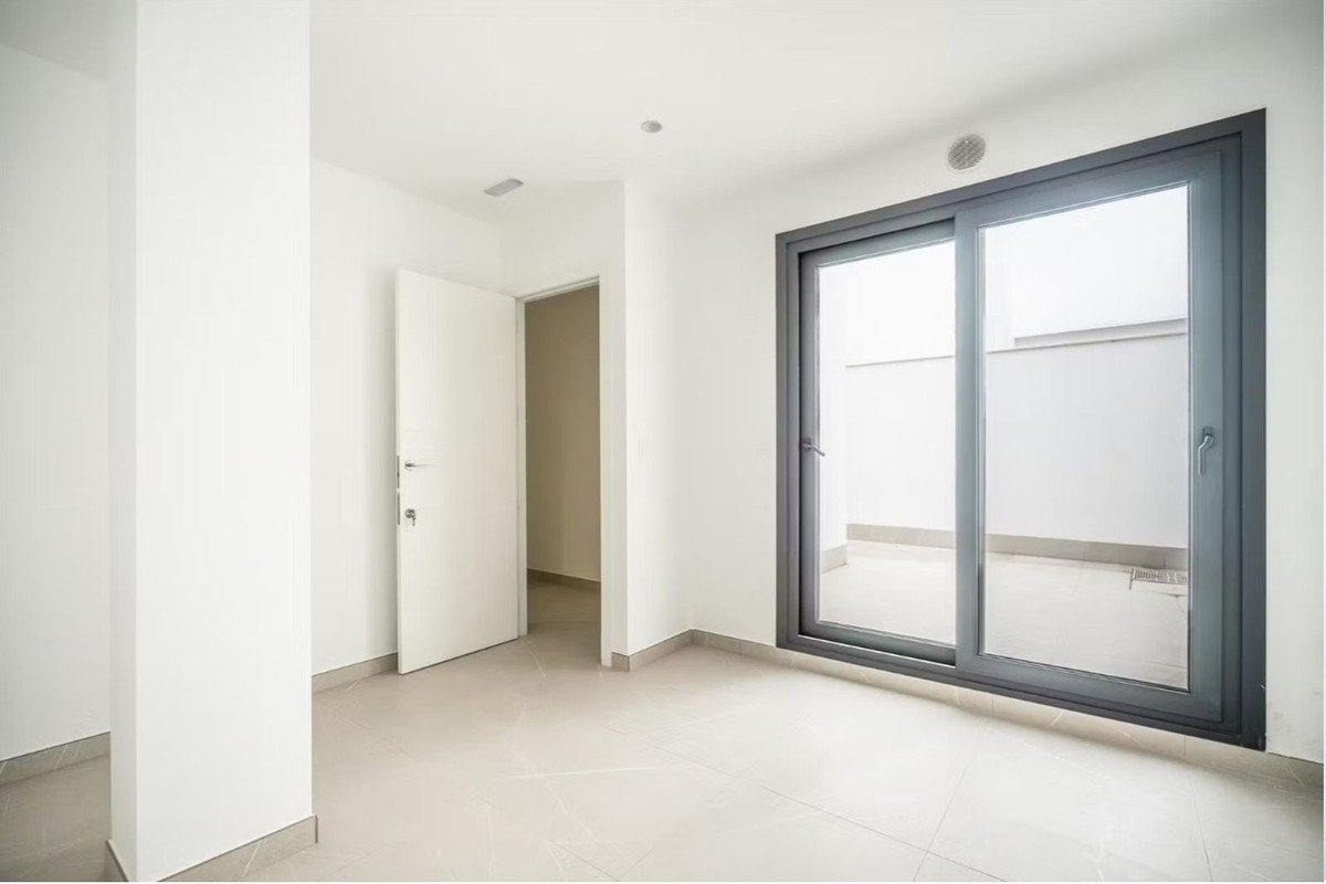5 Bed Detached Villa in Santa Rosalia Lake and Life Resort