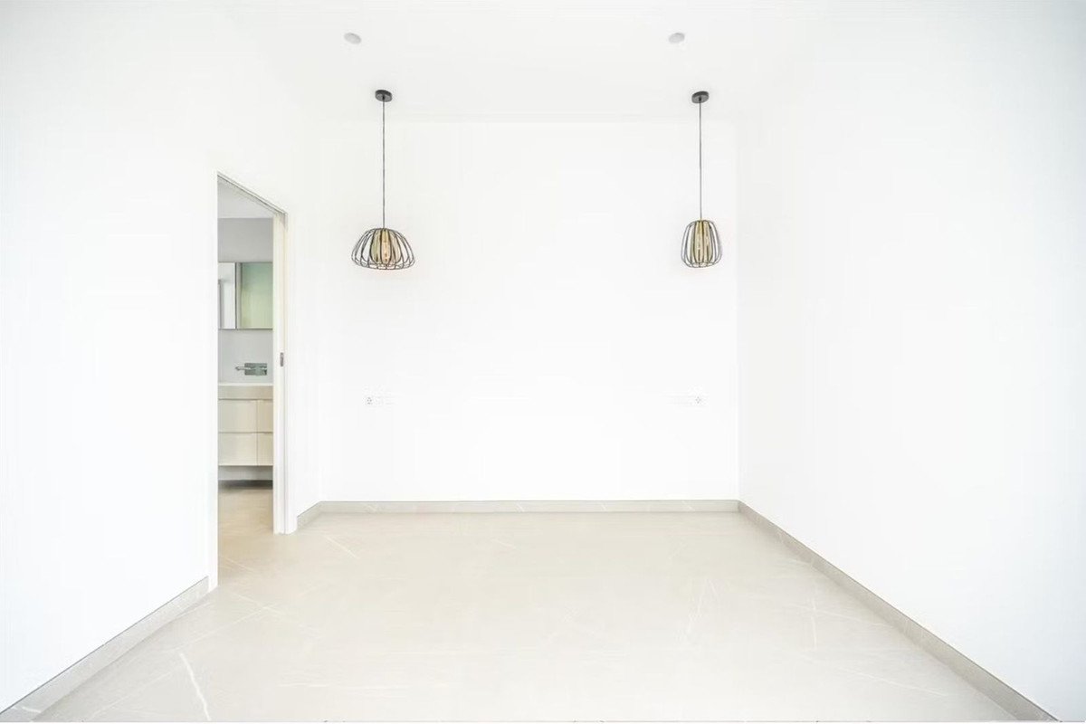 5 Bed Detached Villa in Santa Rosalia Lake and Life Resort
