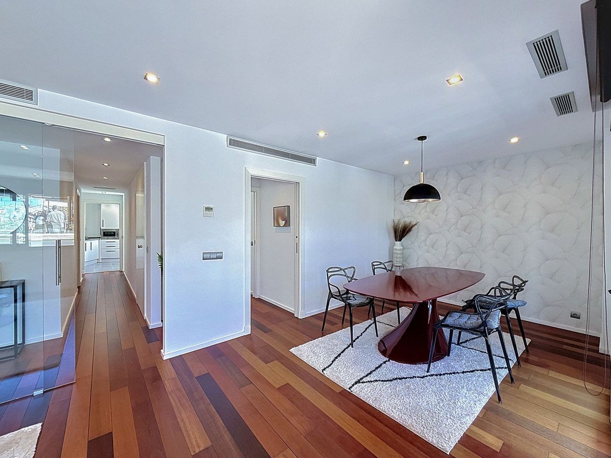2 Bed Middle Floor Apartment in Centro Histórico