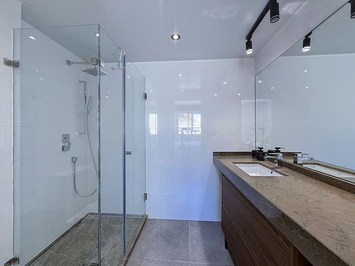 2 Bed Middle Floor Apartment in Centro Histórico