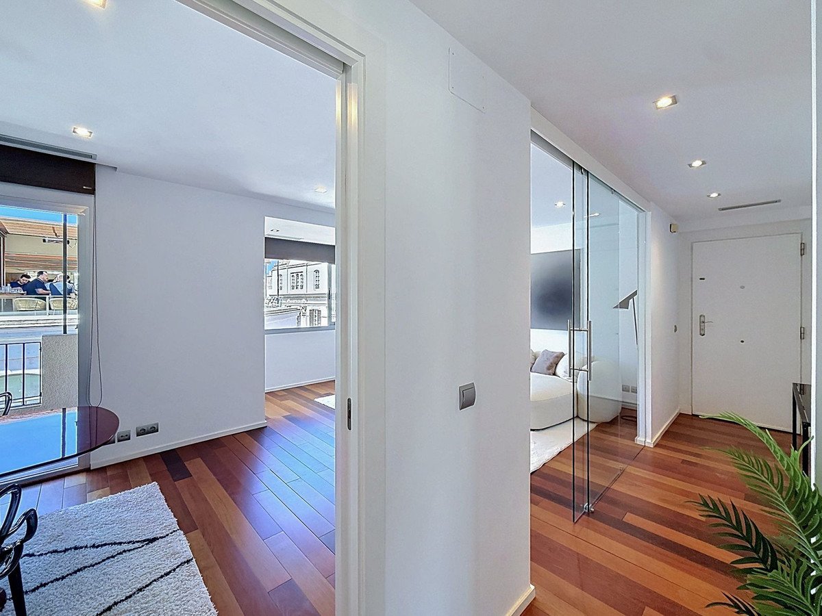 2 Bed Middle Floor Apartment in Centro Histórico