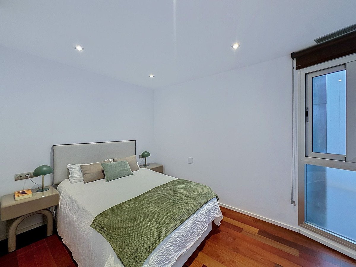 2 Bed Middle Floor Apartment in Centro Histórico