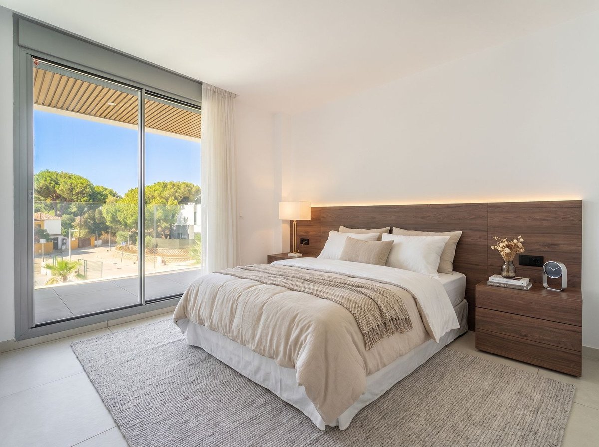 3 Bed Middle Floor Apartment in Elviria
