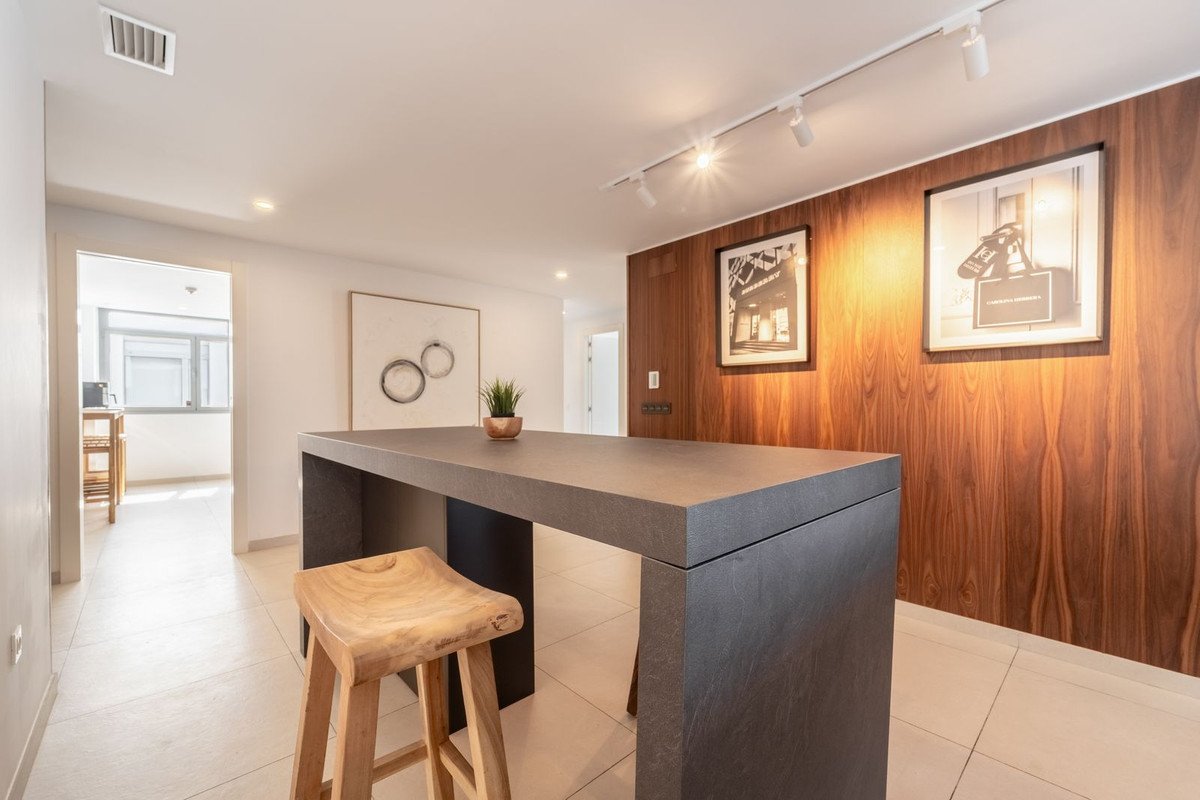 3 Bed Middle Floor Apartment in Elviria