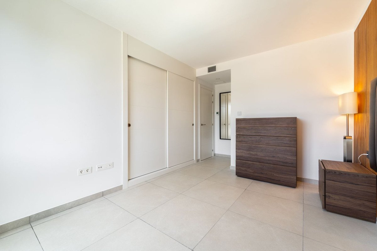 3 Bed Middle Floor Apartment in Elviria