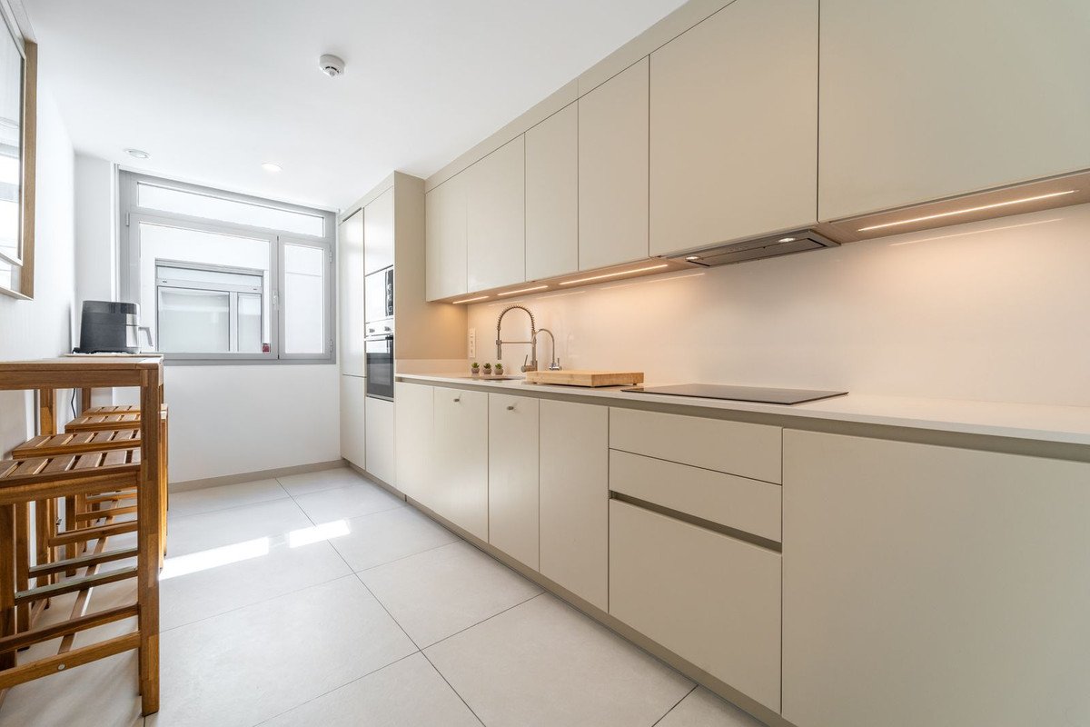 3 Bed Middle Floor Apartment in Elviria