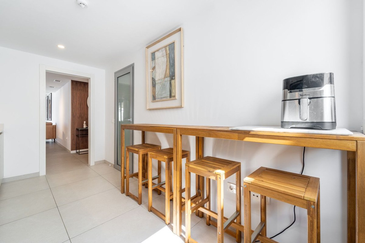 3 Bed Middle Floor Apartment in Elviria