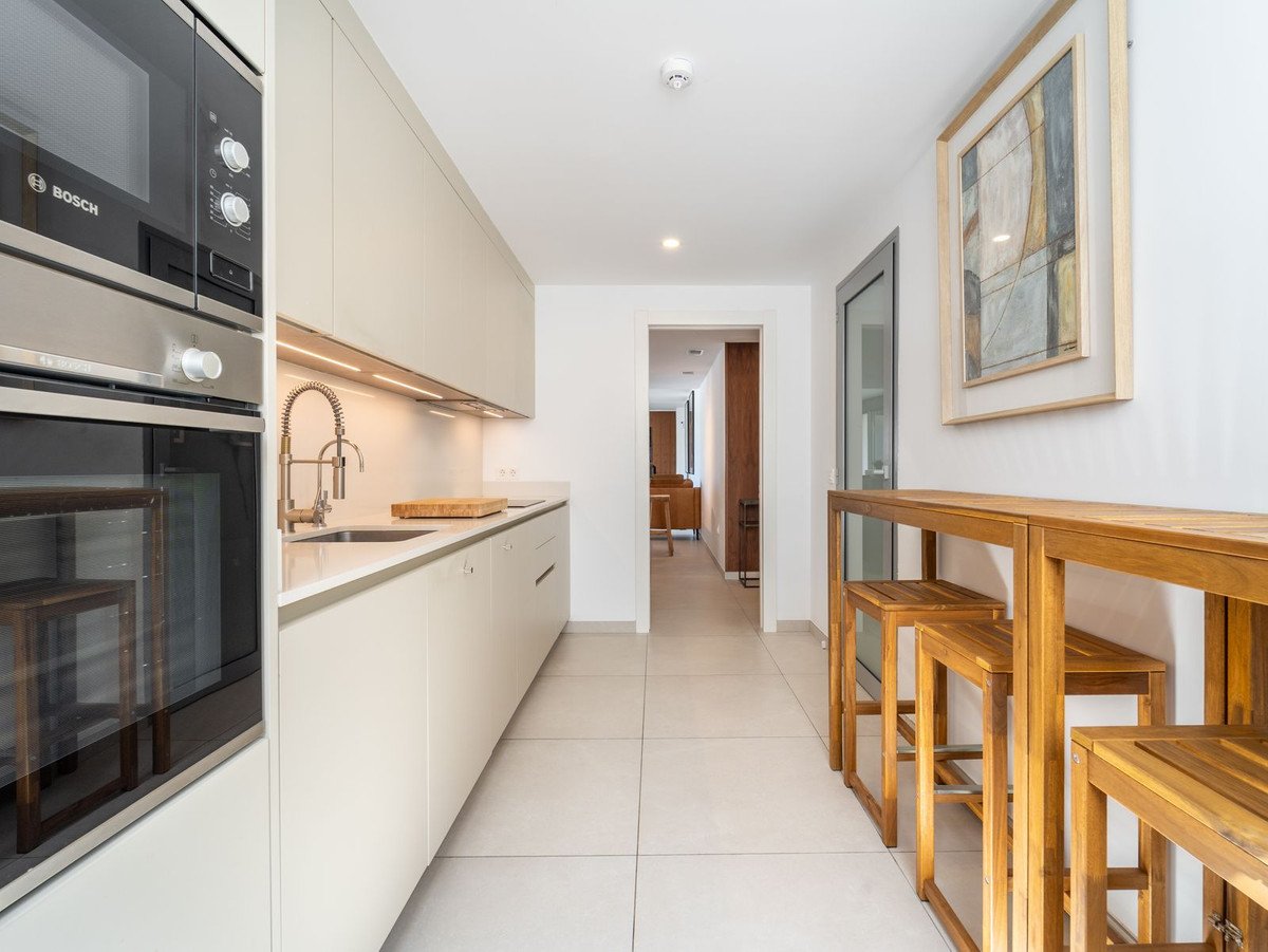 3 Bed Middle Floor Apartment in Elviria