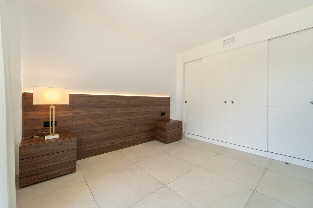 3 Bed Middle Floor Apartment in Elviria