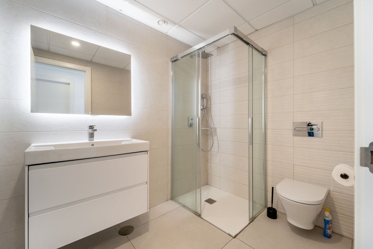 3 Bed Middle Floor Apartment in Elviria