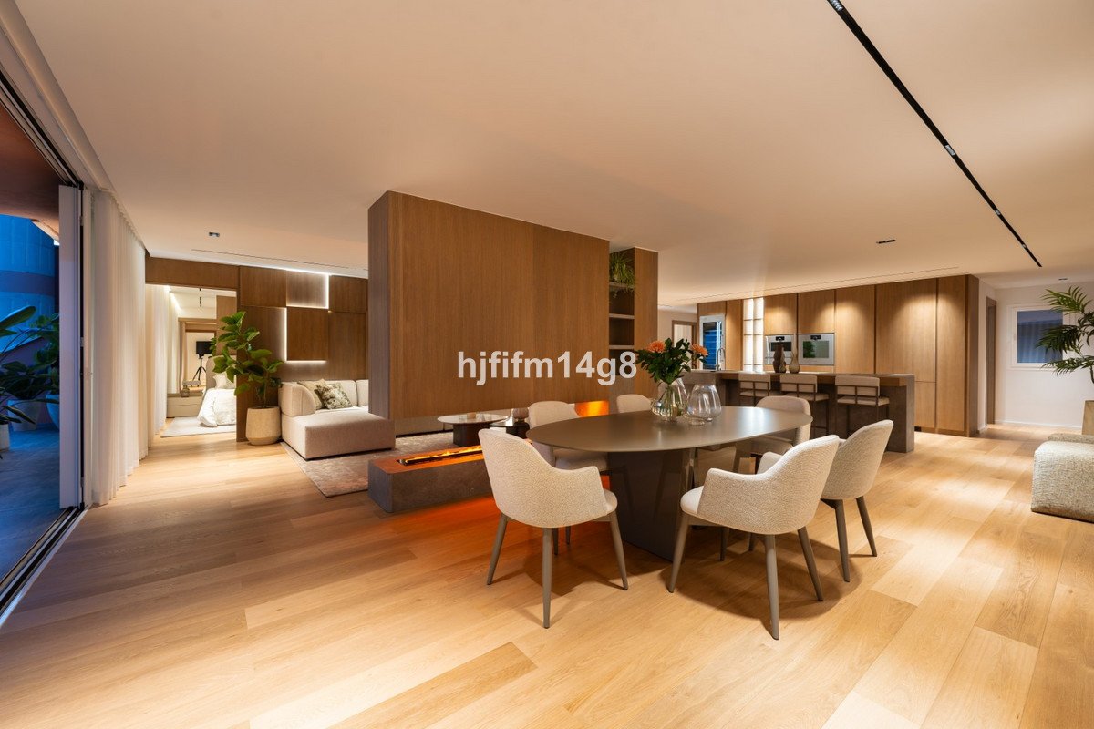 3 Bed Middle Floor Apartment in Nueva Andalucía