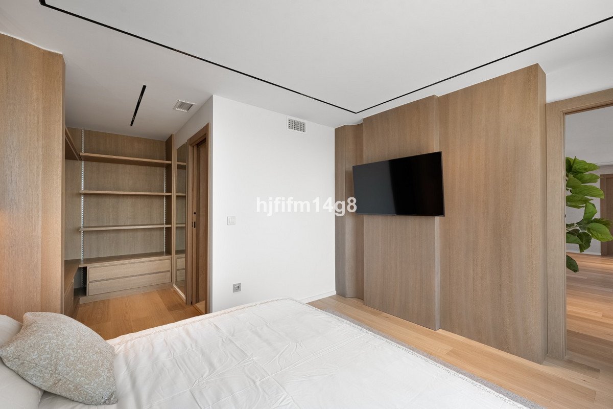 3 Bed Middle Floor Apartment in Nueva Andalucía