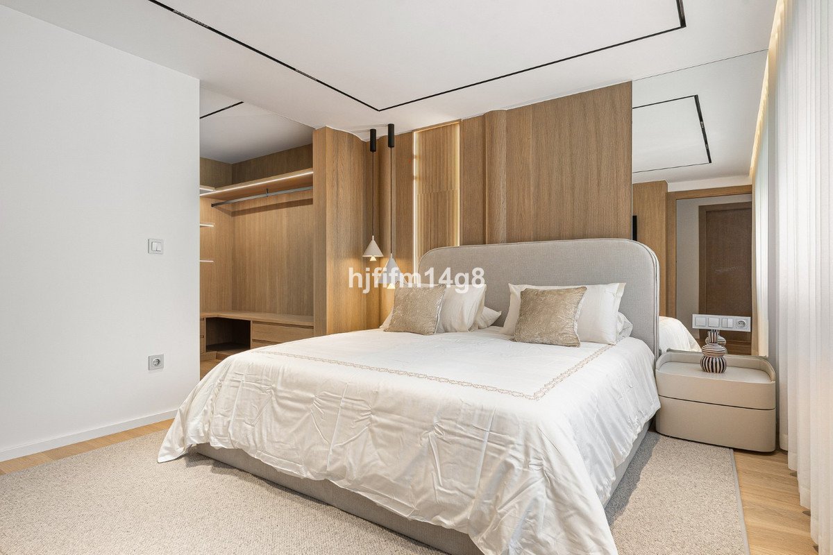 3 Bed Middle Floor Apartment in Nueva Andalucía