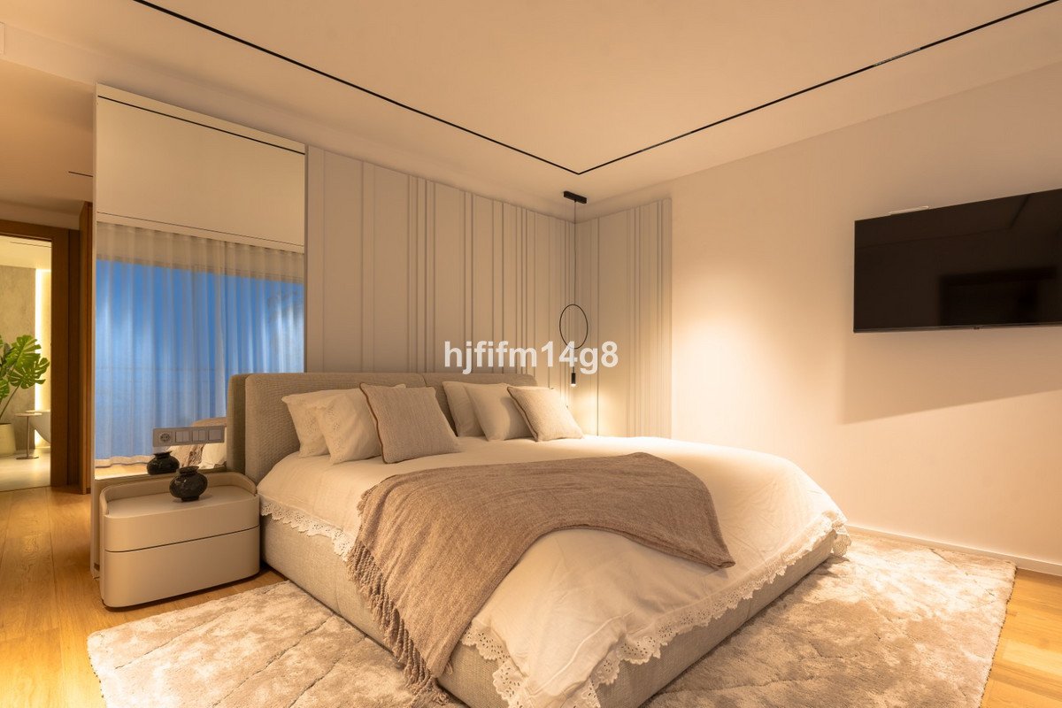 3 Bed Middle Floor Apartment in Nueva Andalucía