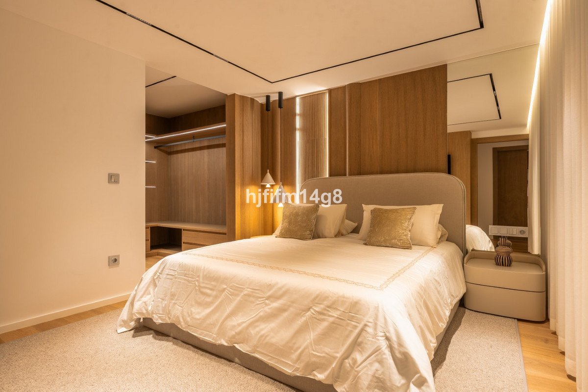 3 Bed Middle Floor Apartment in Nueva Andalucía