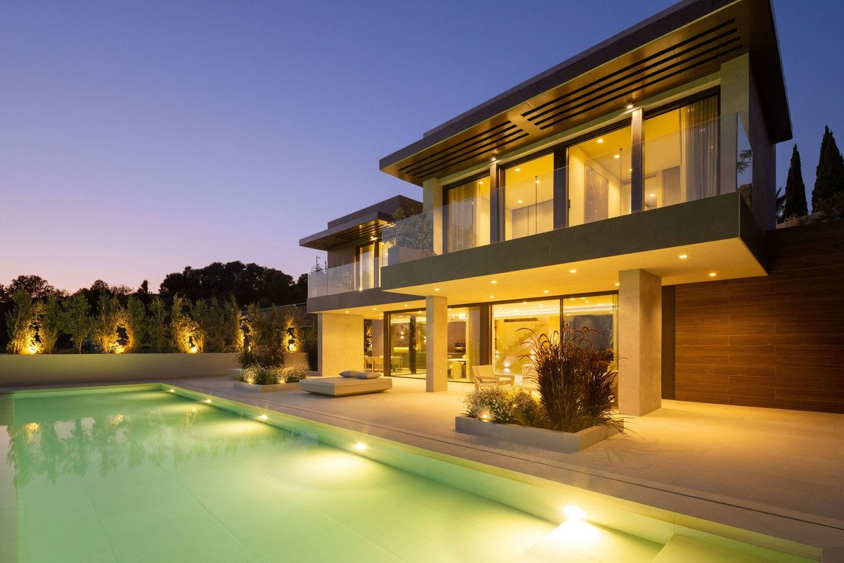 5 Bed Detached Villa in Los Flamingos