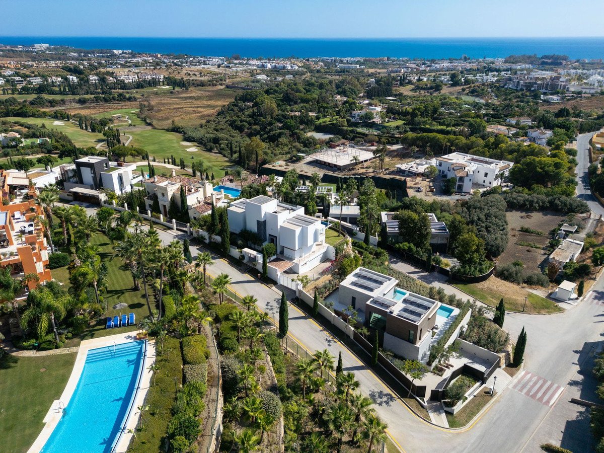 5 Bed Detached Villa in Los Flamingos