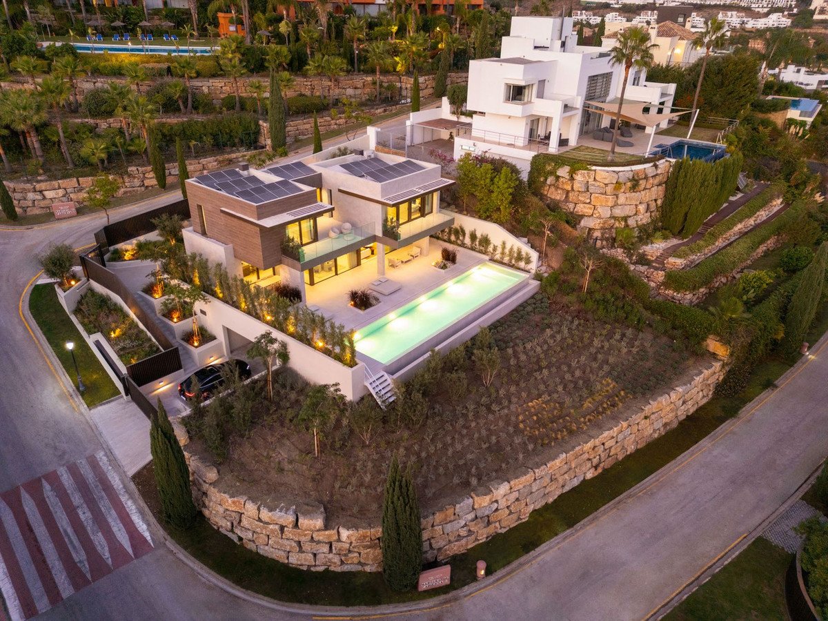 5 Bed Detached Villa in Los Flamingos