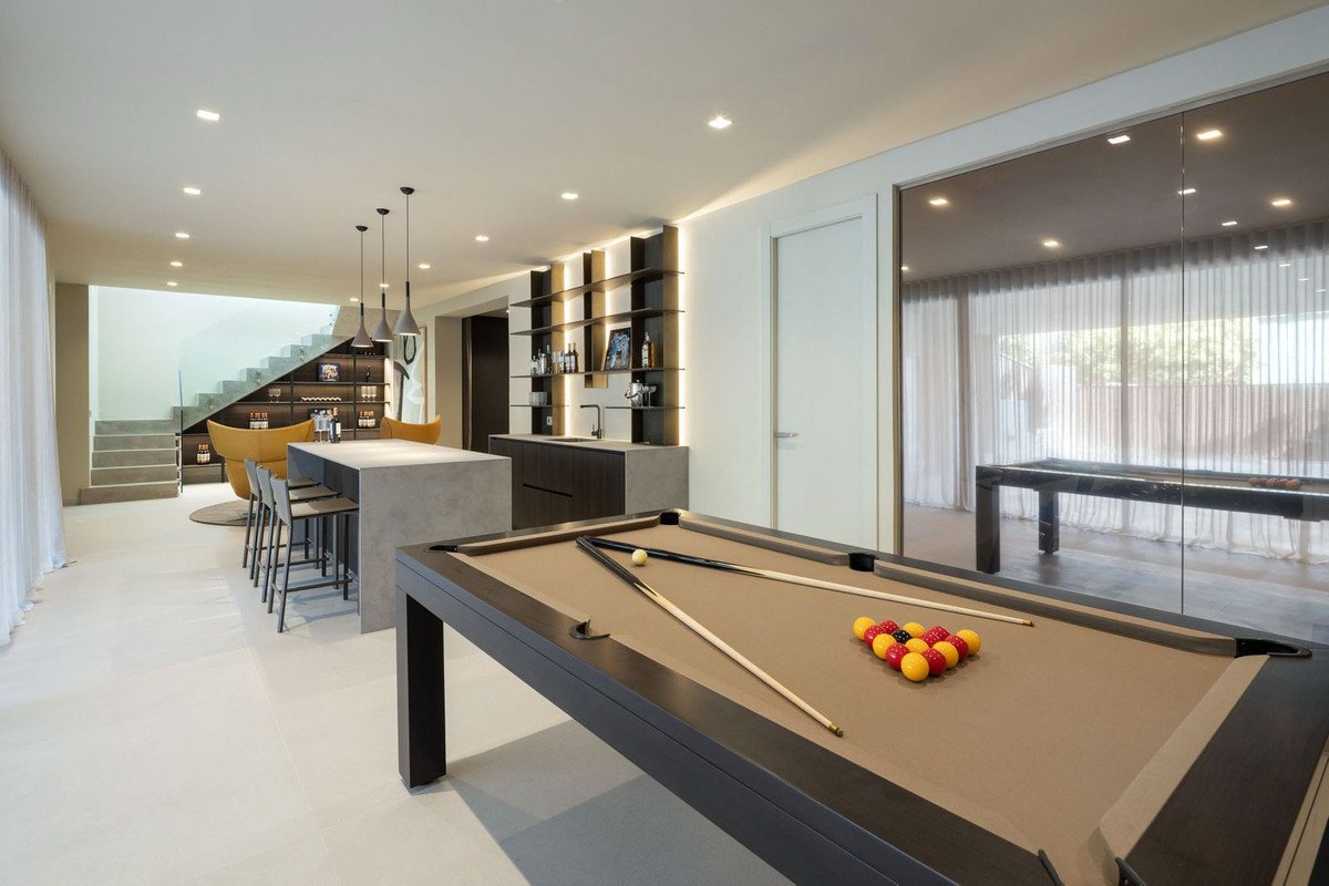 5 Bed Detached Villa in Los Flamingos