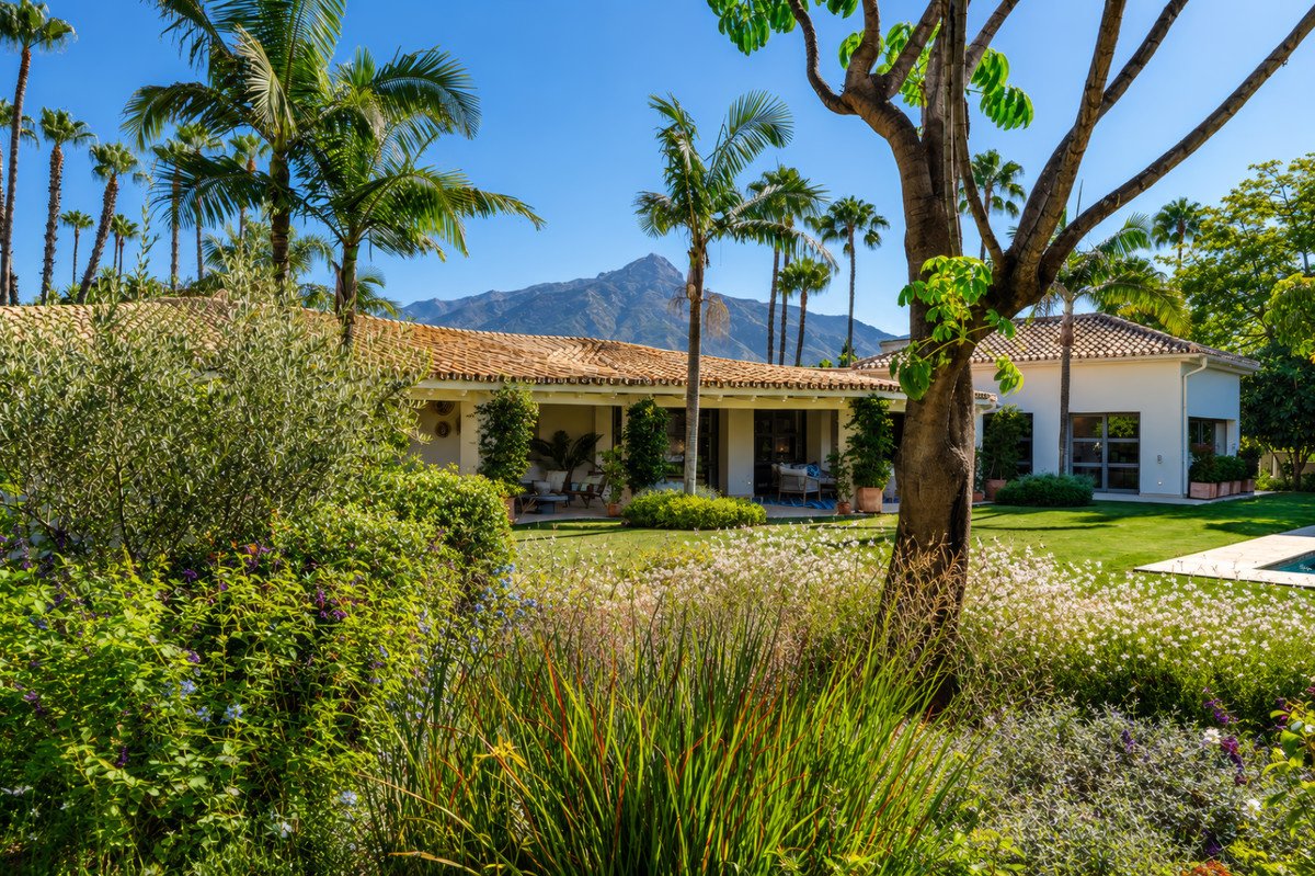 5 Bed Detached Villa in Nueva Andalucía