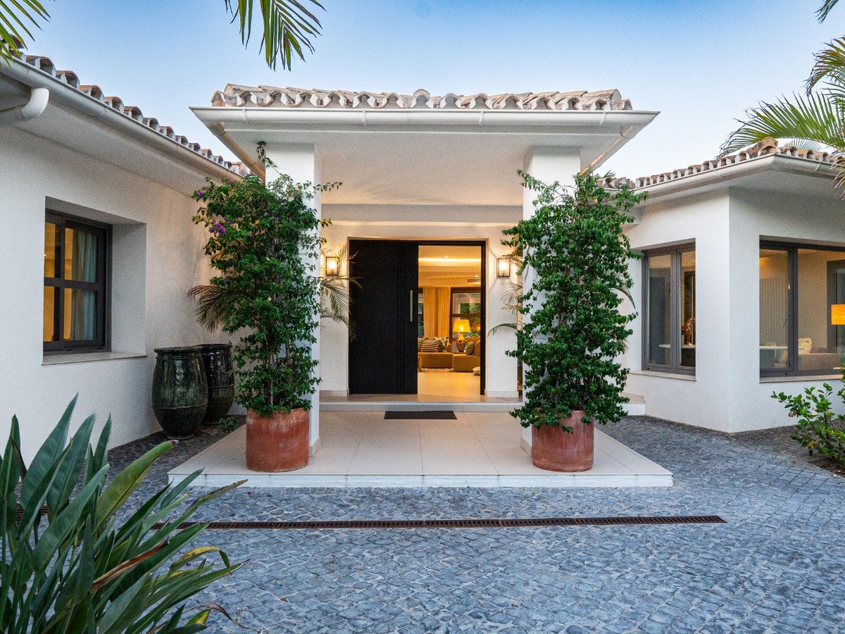 5 Bed Detached Villa in Nueva Andalucía