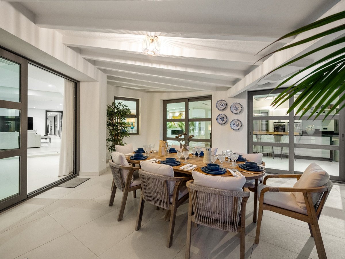 5 Bed Detached Villa in Nueva Andalucía