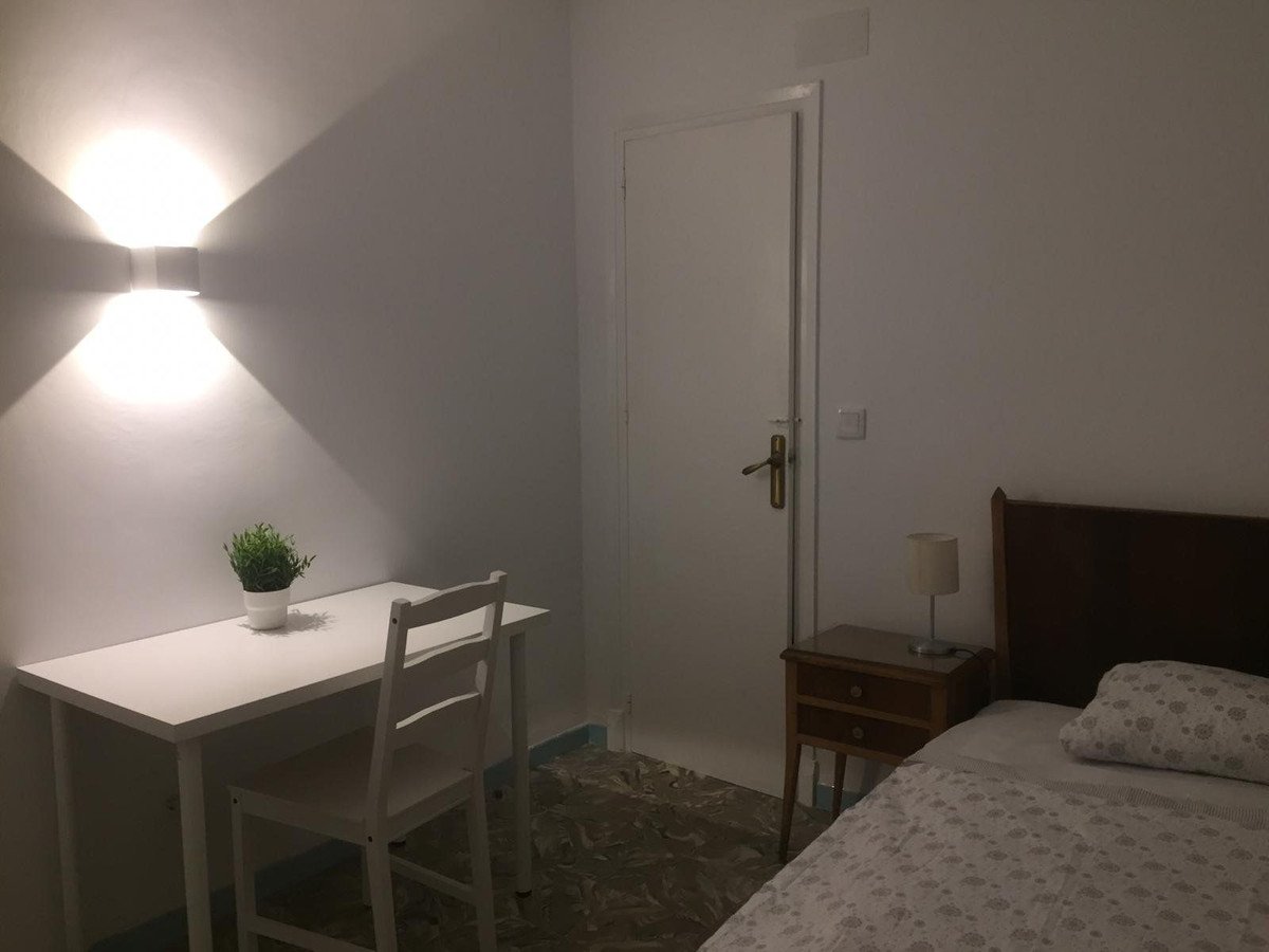4 Bed Middle Floor Apartment in Alicante City