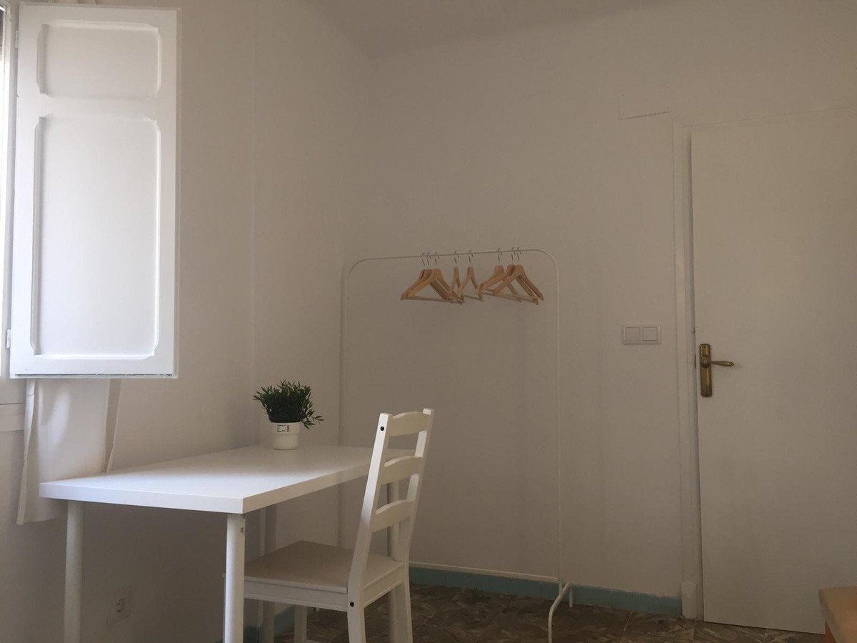 4 Bed Middle Floor Apartment in Alicante City